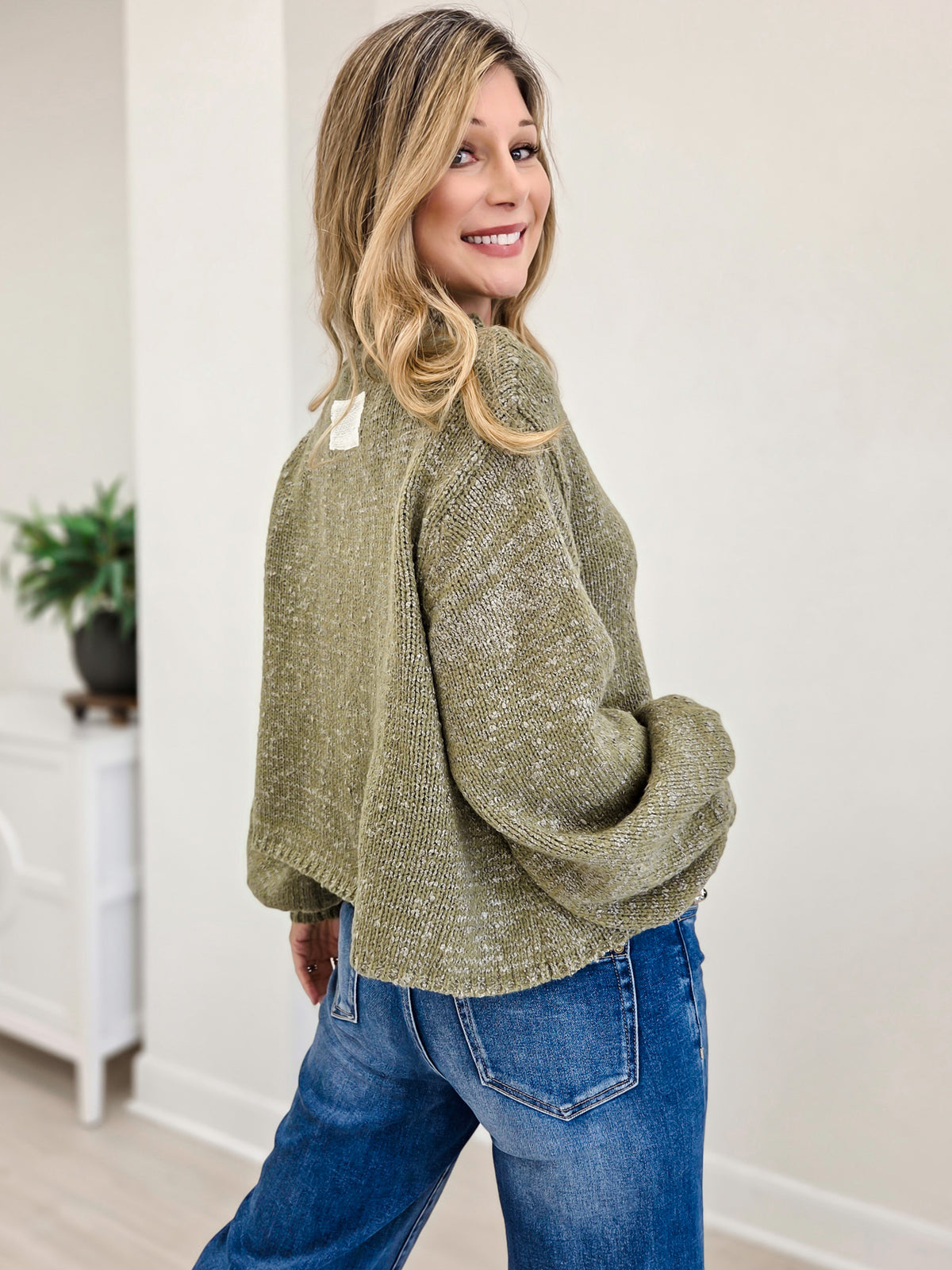 High-Neck Balloon Sleeve Rolling Edge Sweater