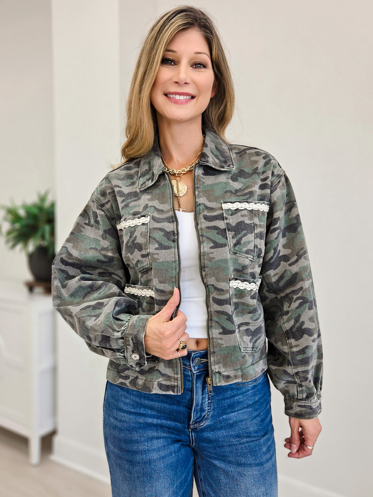 Adjustable Buckle Lightweight Zip-Front Closure Jackets