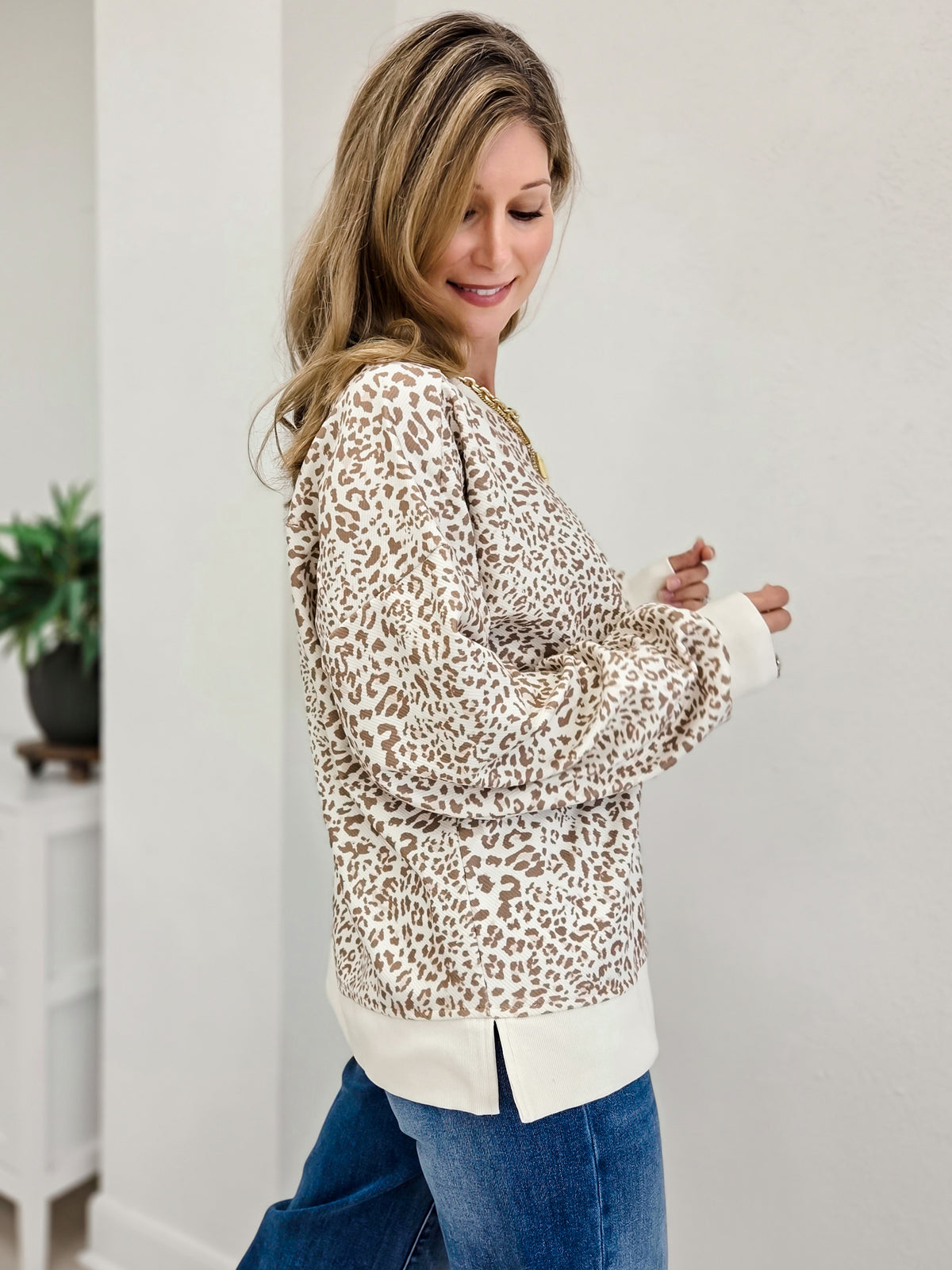Vintage Leopard Print Pullover With Ribbed Hem Detail