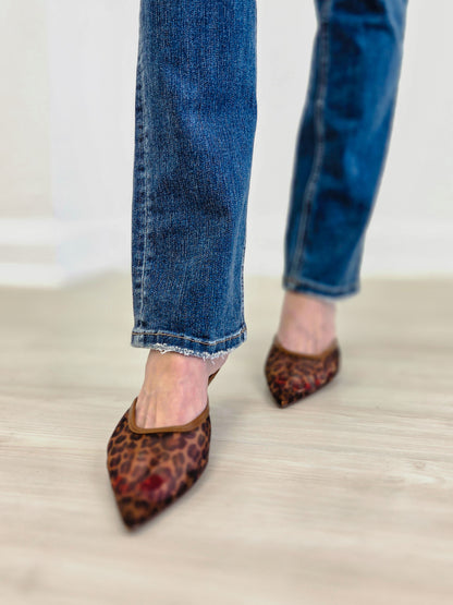 Vervet Pleasantly Mid Rise Straight Leg Jeans