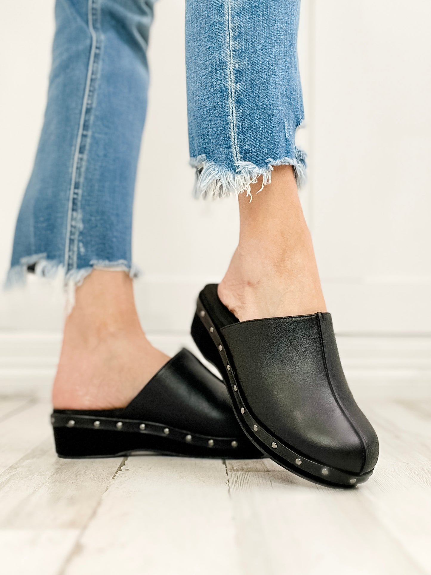 Corkys NEWBIE Clogs in Black 2