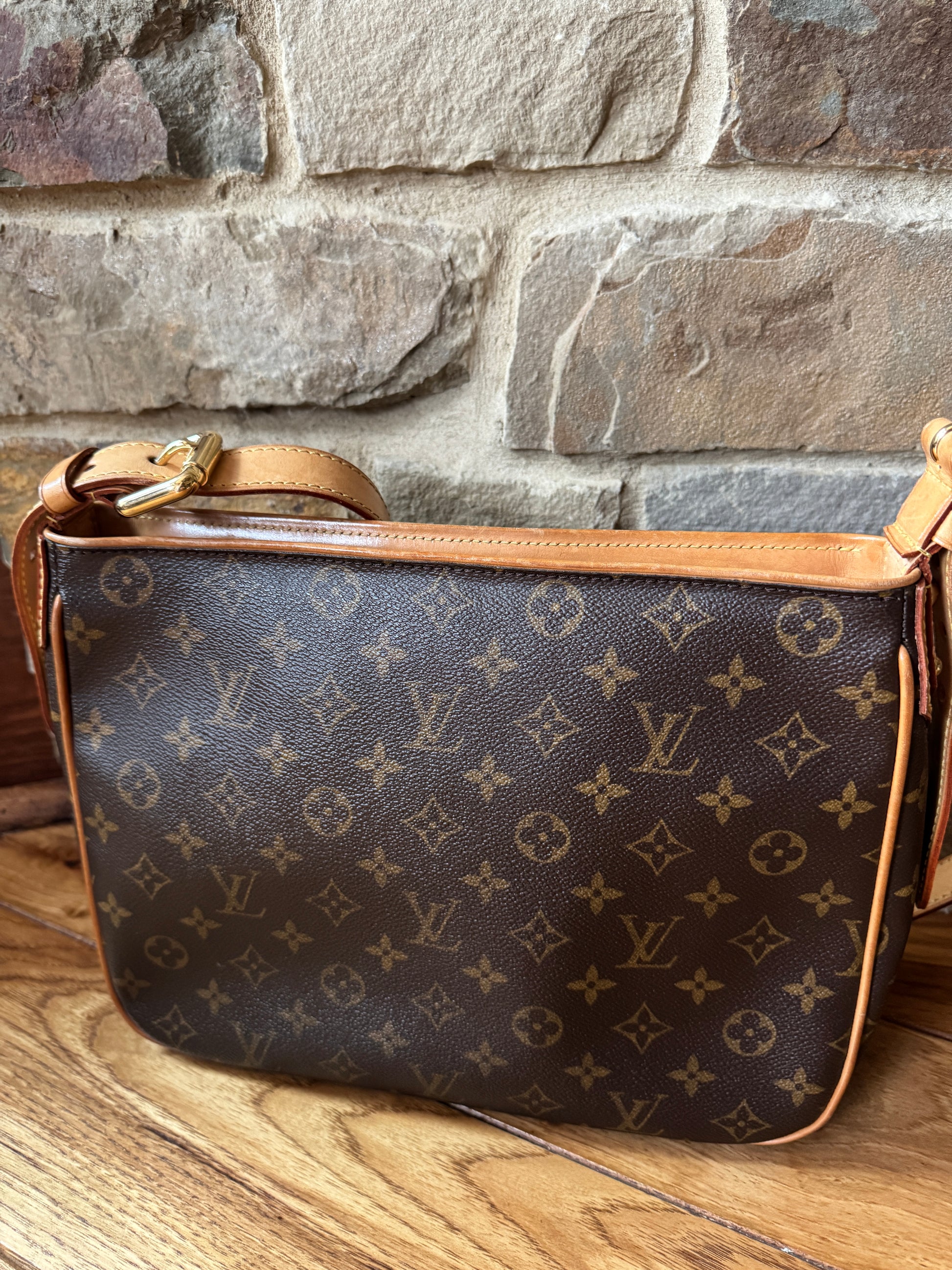 Louis Vuitton Manhattan – Monogram Canvas