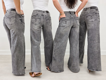 Judy Blue SOMBRA Mid-Rise Palazzo Split Back Yoke Jeans