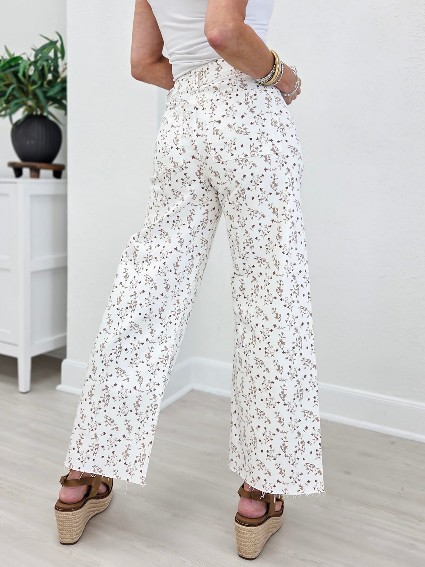 Floral Print Cropped Stretch Pants