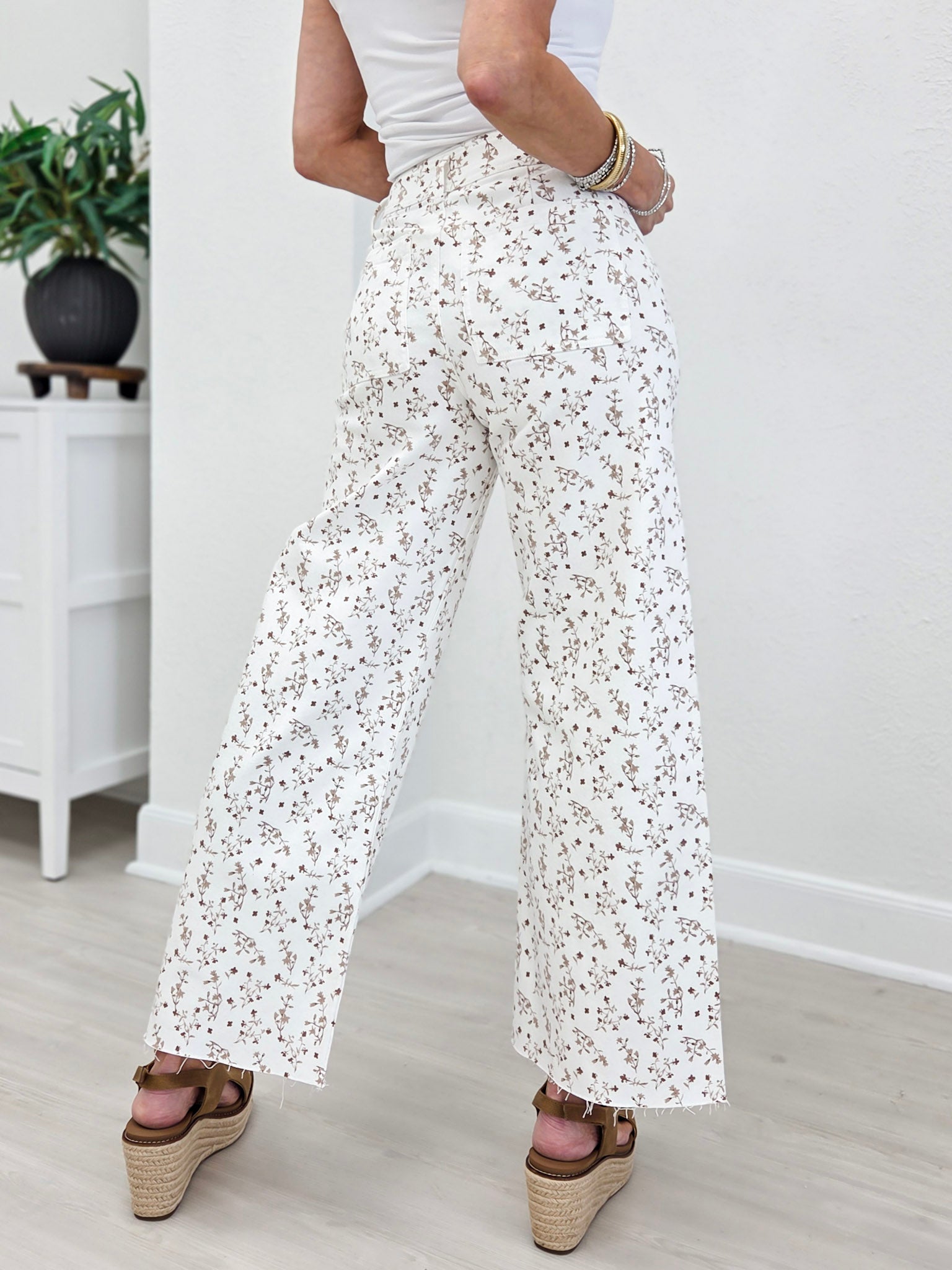 Floral Print Cropped Stretch Pants