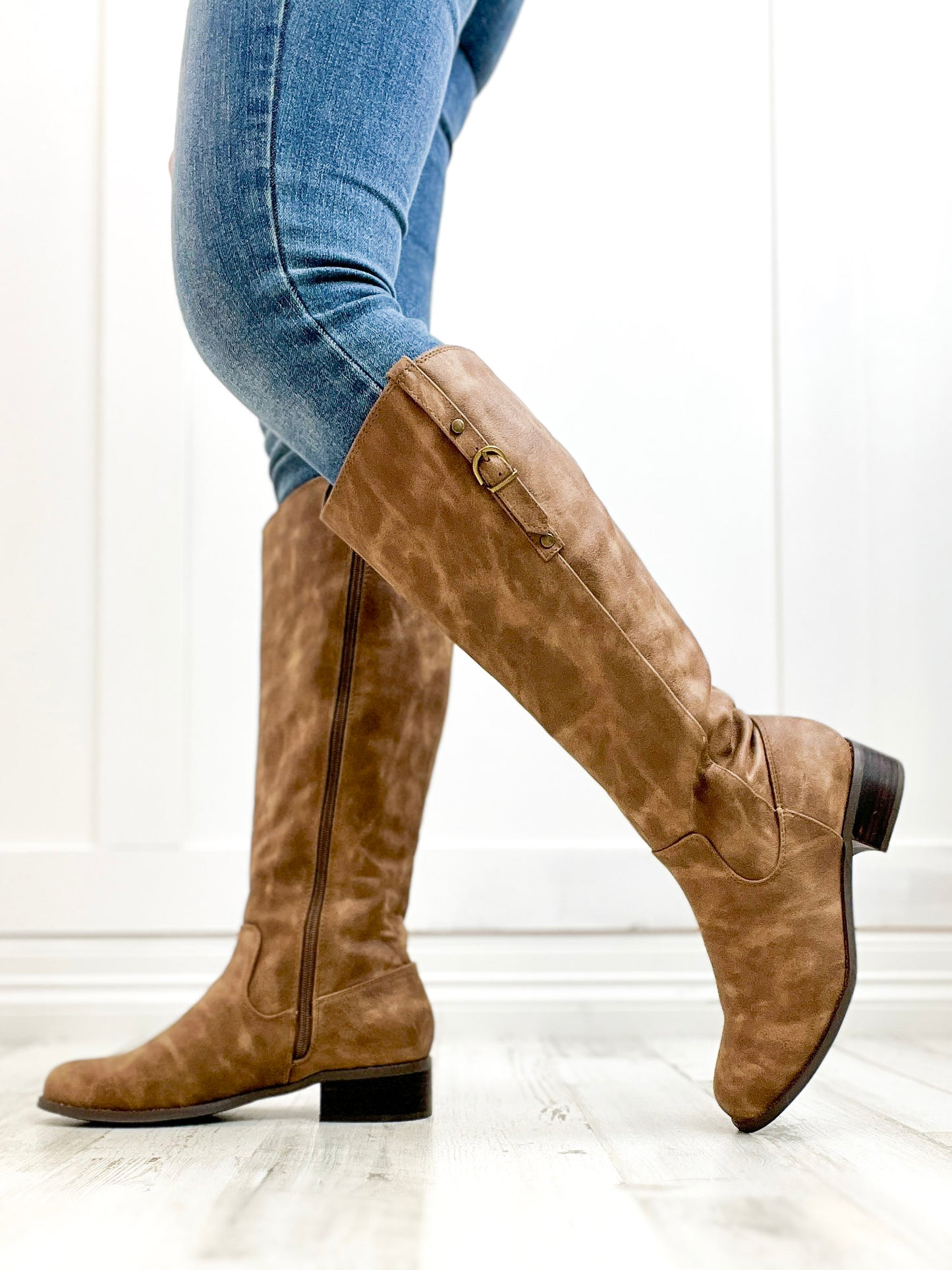 Corkys Hold Your Horses Boot in Tan Oil Pu