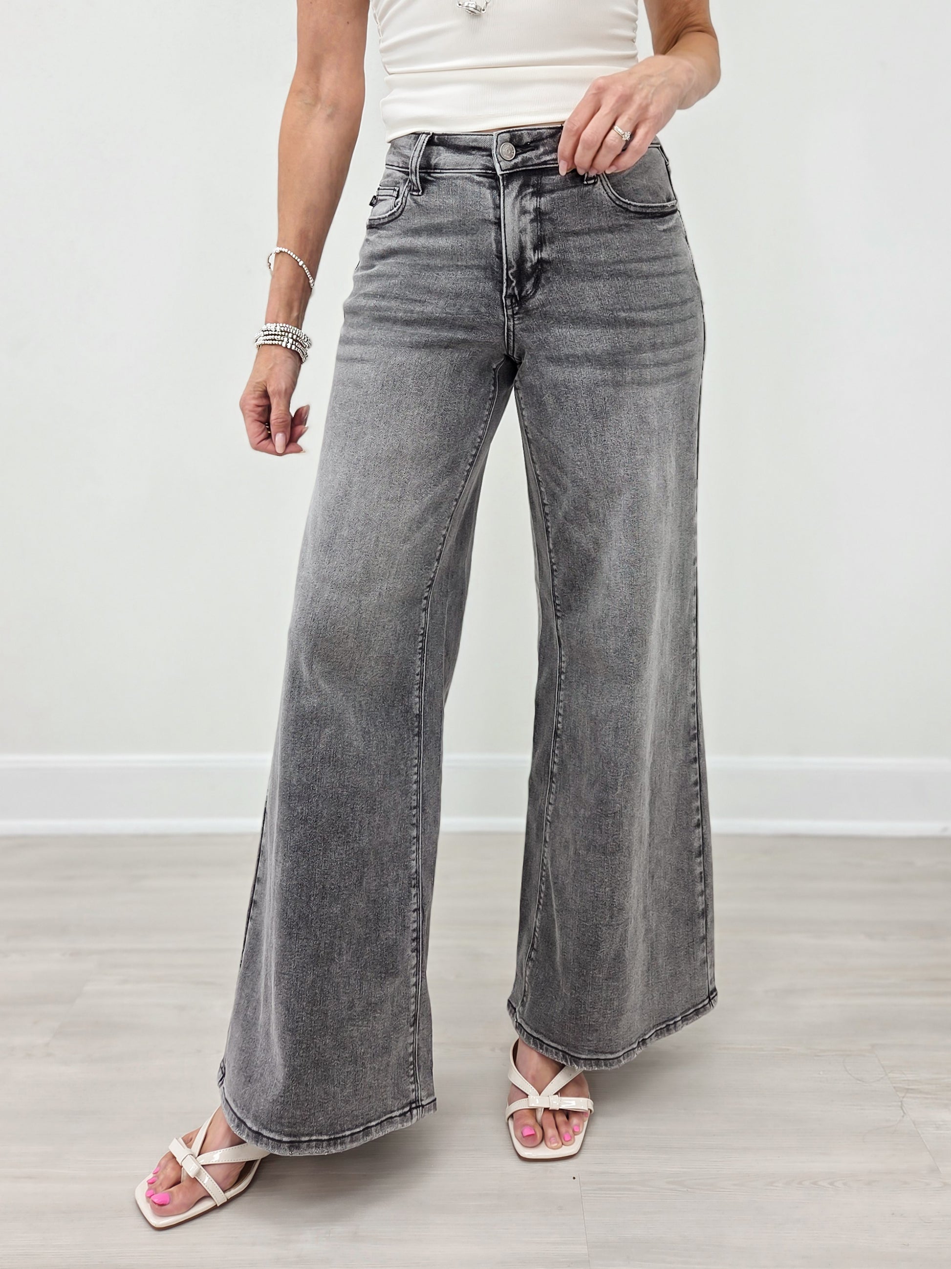 Judy Blue SOMBRA Mid-Rise Palazzo Split Back Yoke Jeans