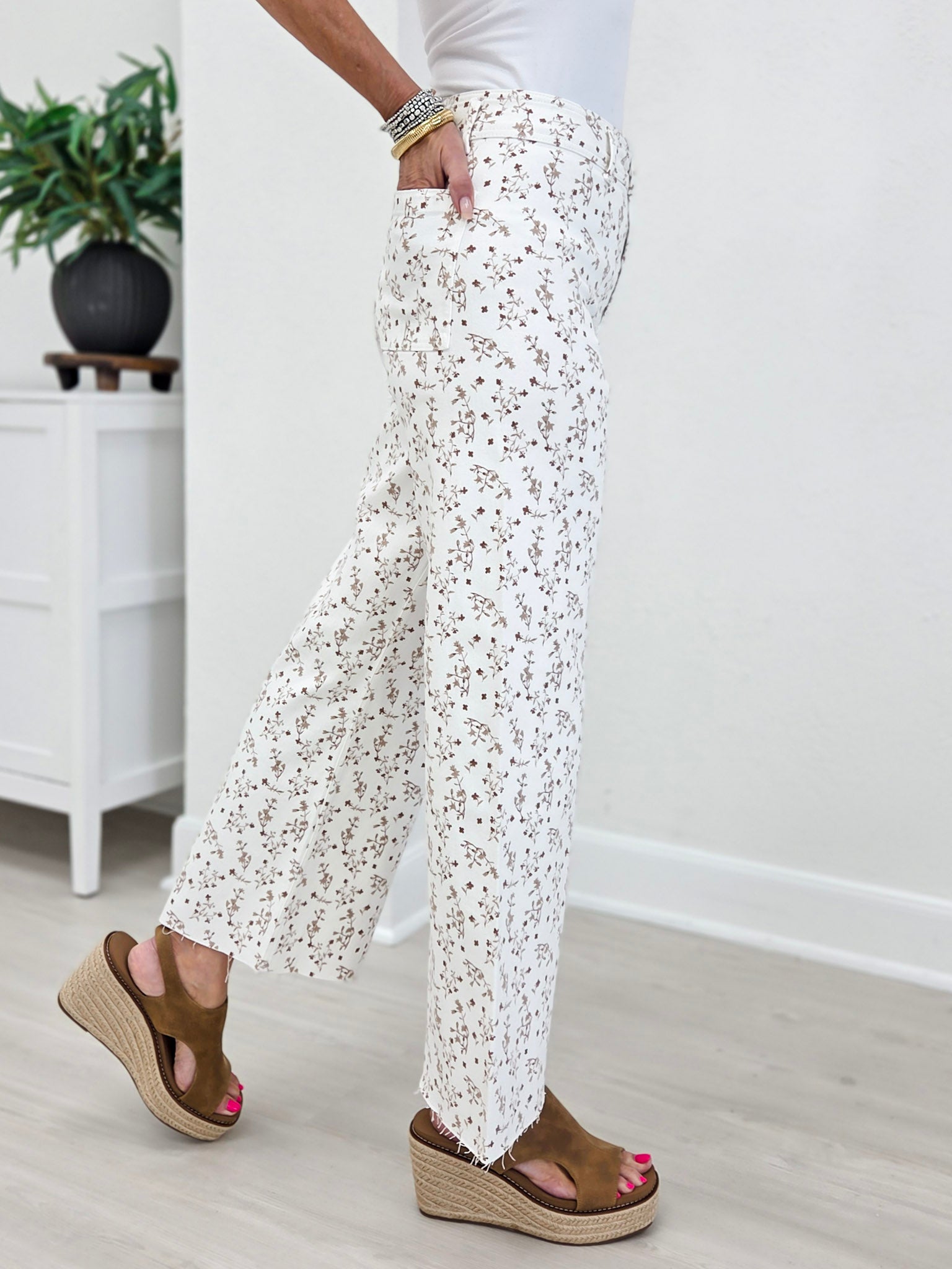 Floral Print Cropped Stretch Pants