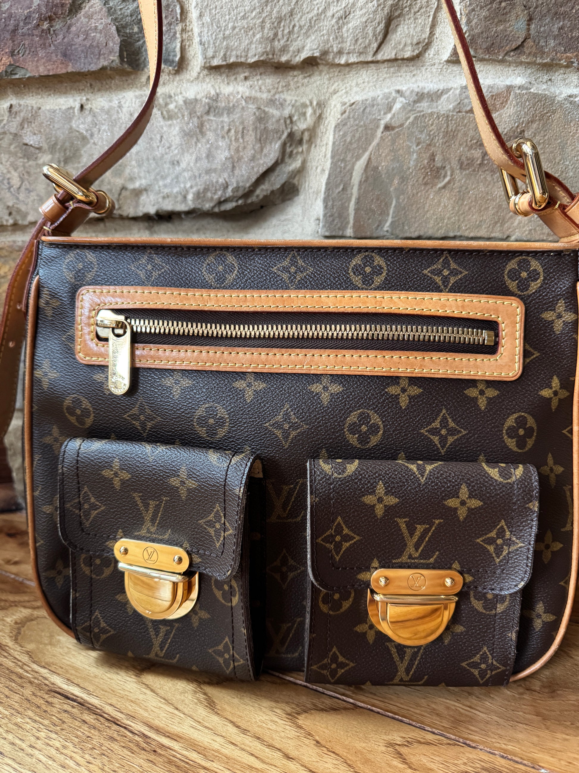 Louis Vuitton Manhattan – Monogram Canvas