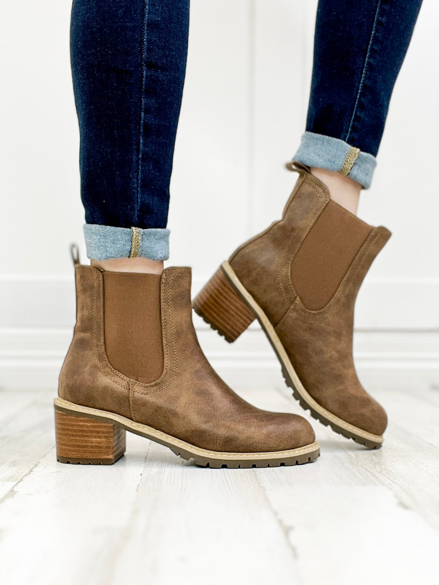 Corkys Doohickey Boots in TAUPE