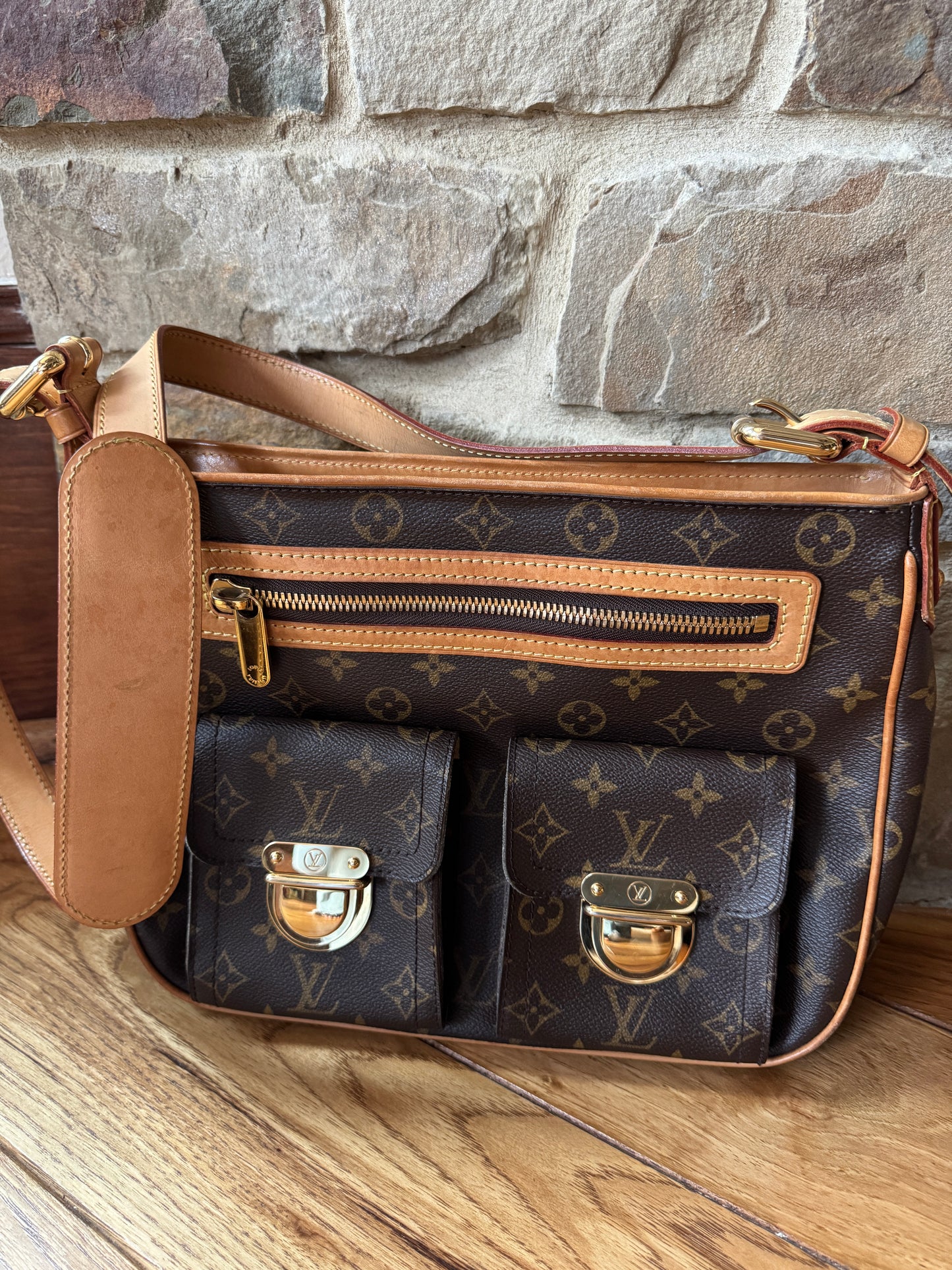 Louis Vuitton Manhattan – Monogram Canvas
