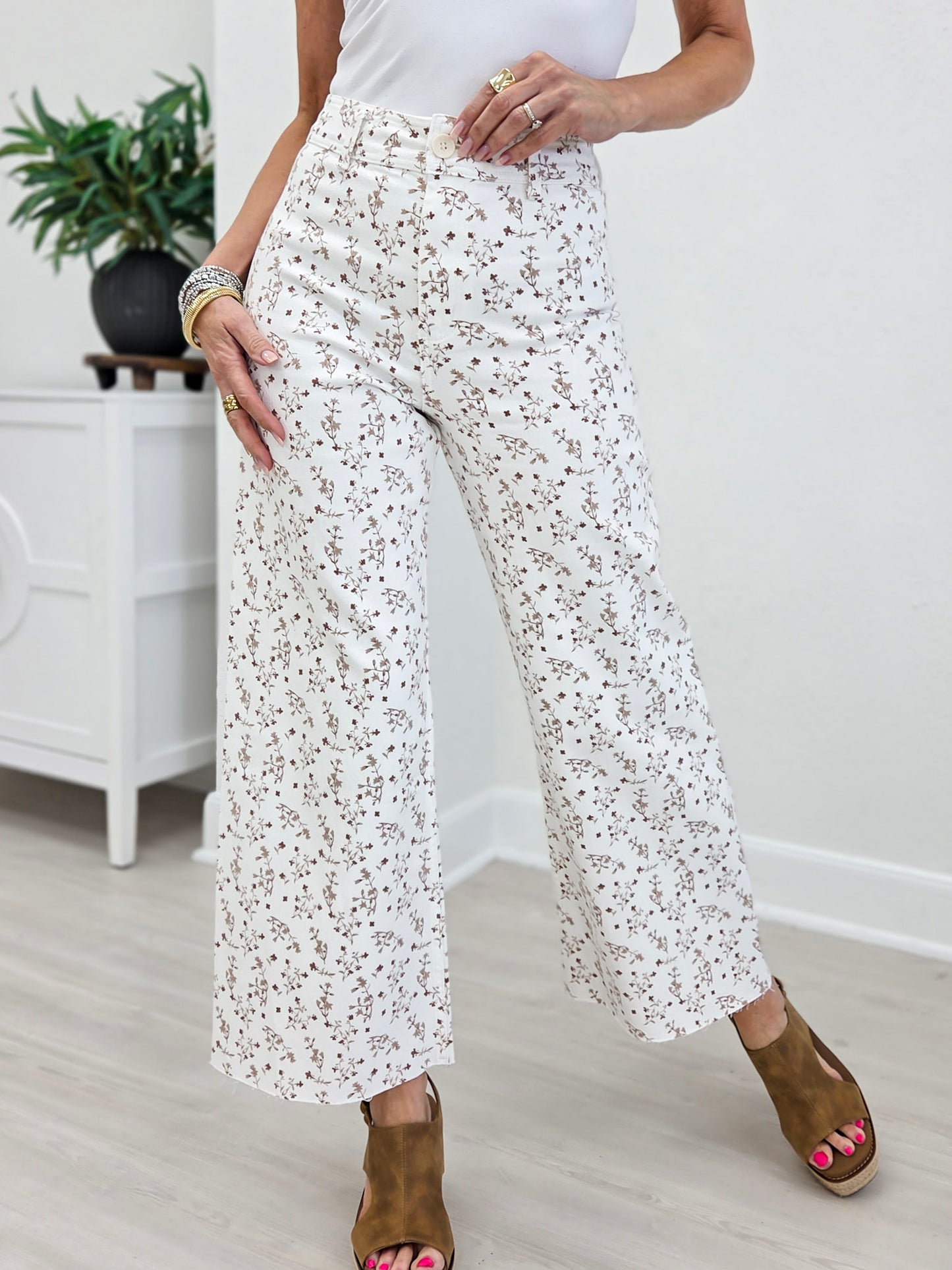 Floral Print Cropped Stretch Pants