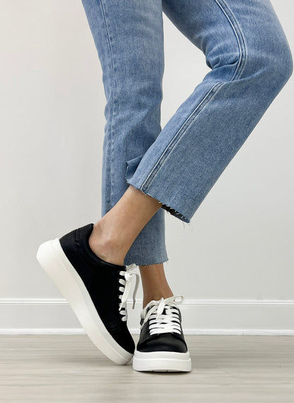 Yellowbox Ella Sneakers in Black