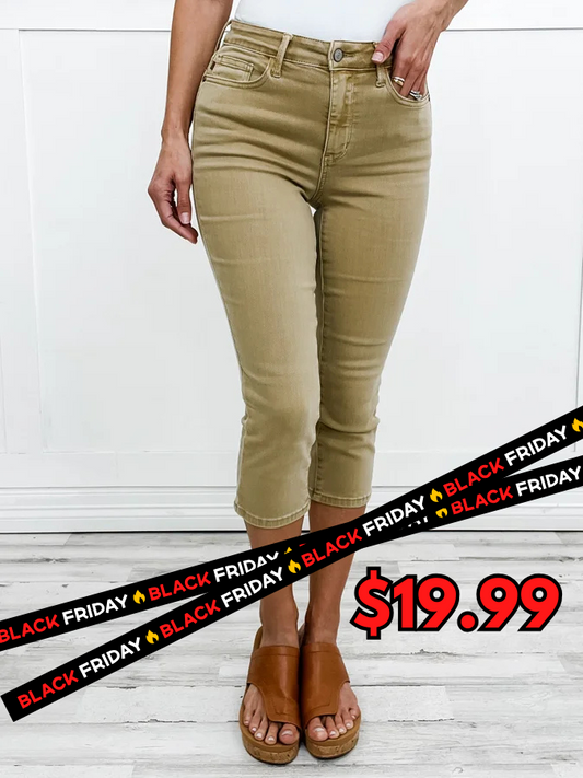 Judy Blue Mid Rise Khaki Capri Jean