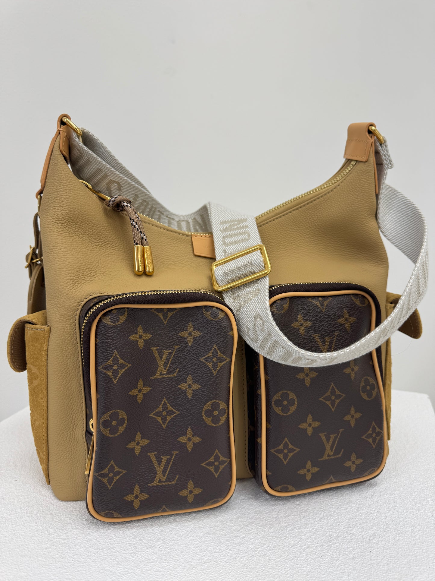 Louis Vuitton Trail Messenger Hobo Cargo Bag