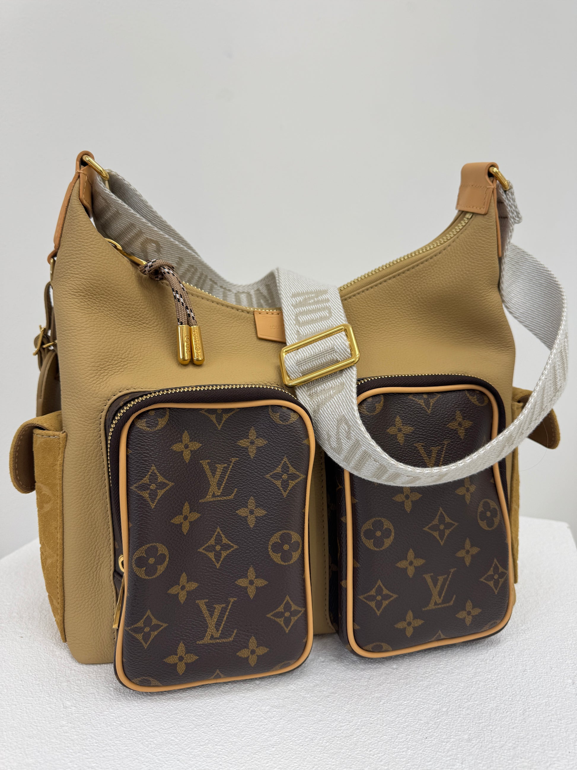 Louis Vuitton Trail Messenger Hobo Cargo Bag