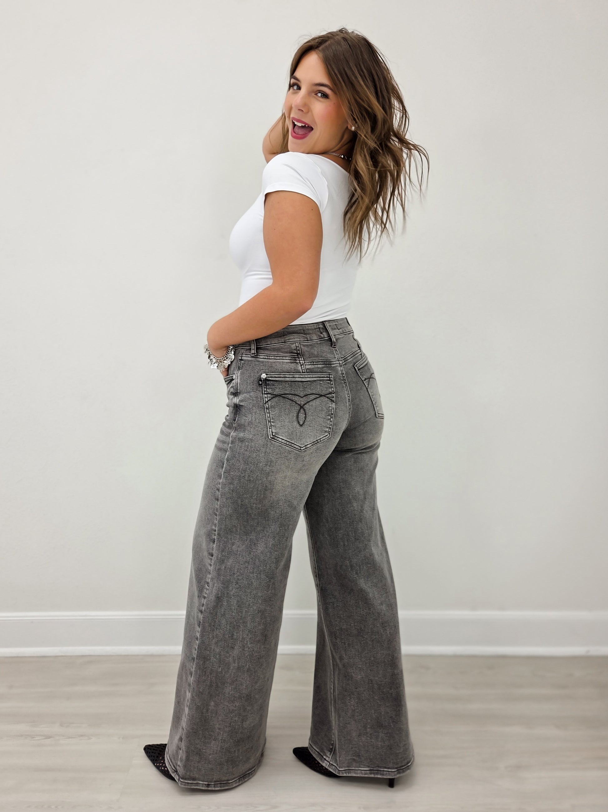 Judy Blue SOMBRA Mid-Rise Palazzo Split Back Yoke Jeans