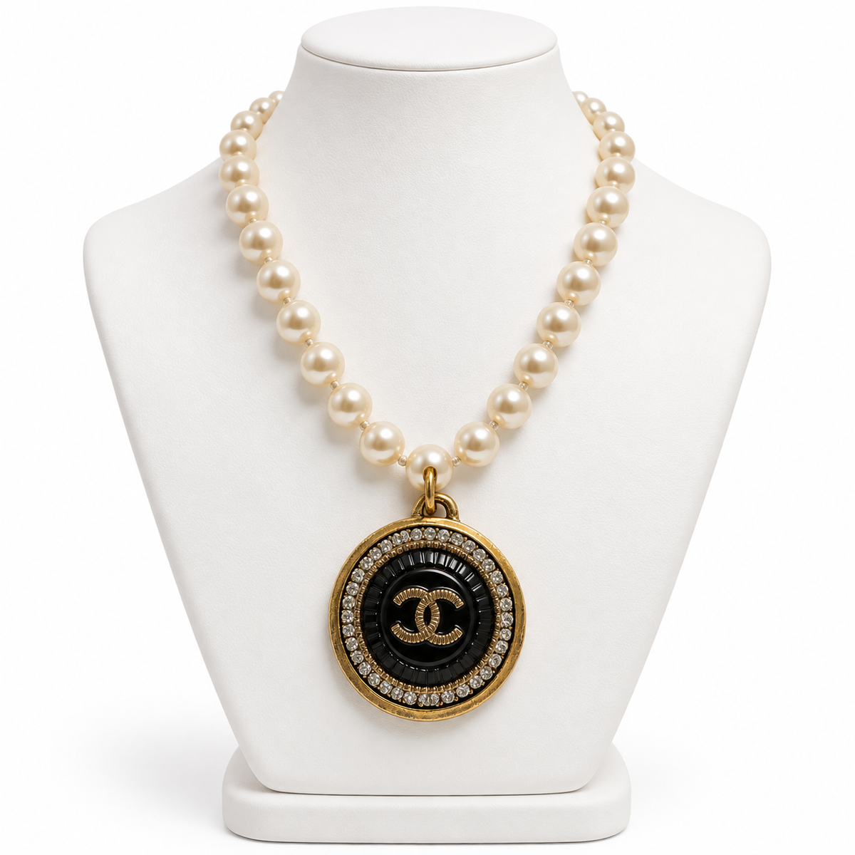 Midnight Halo Pearl Necklace