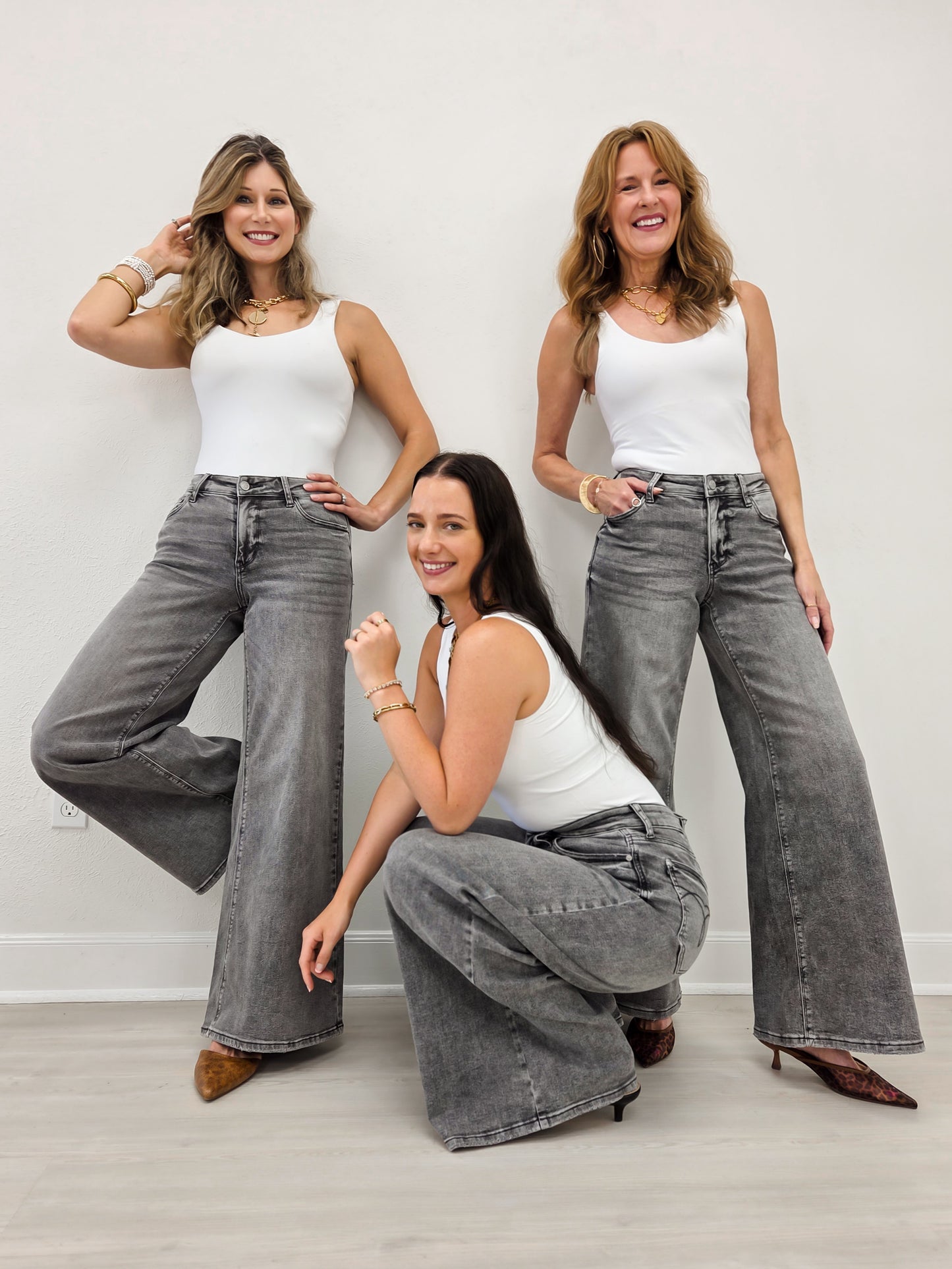 Judy Blue SOMBRA Mid-Rise Palazzo Split Back Yoke Jeans