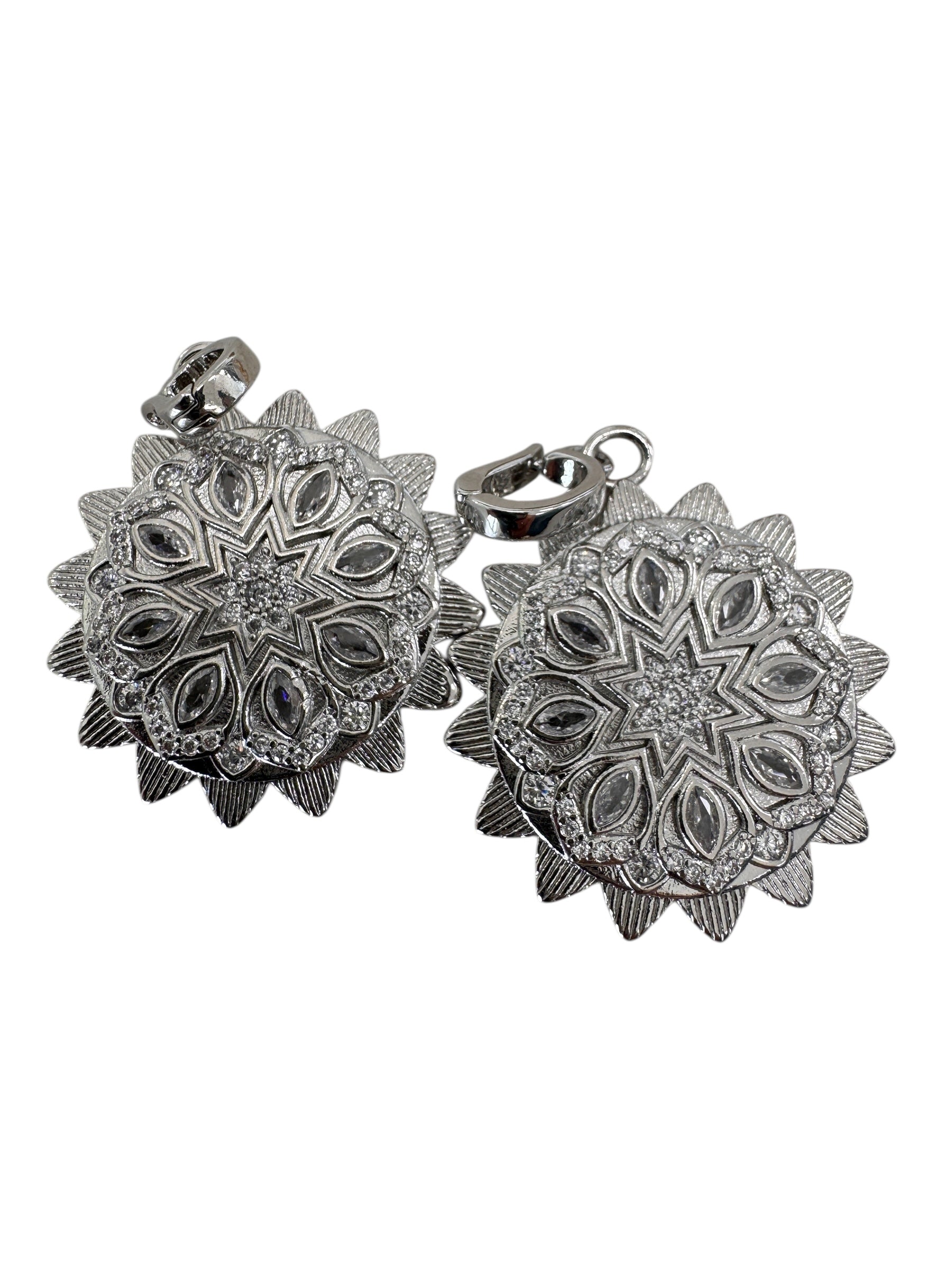 Silver Disk Detailed Detachable Charm