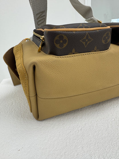 Louis Vuitton Trail Messenger Hobo Cargo Bag