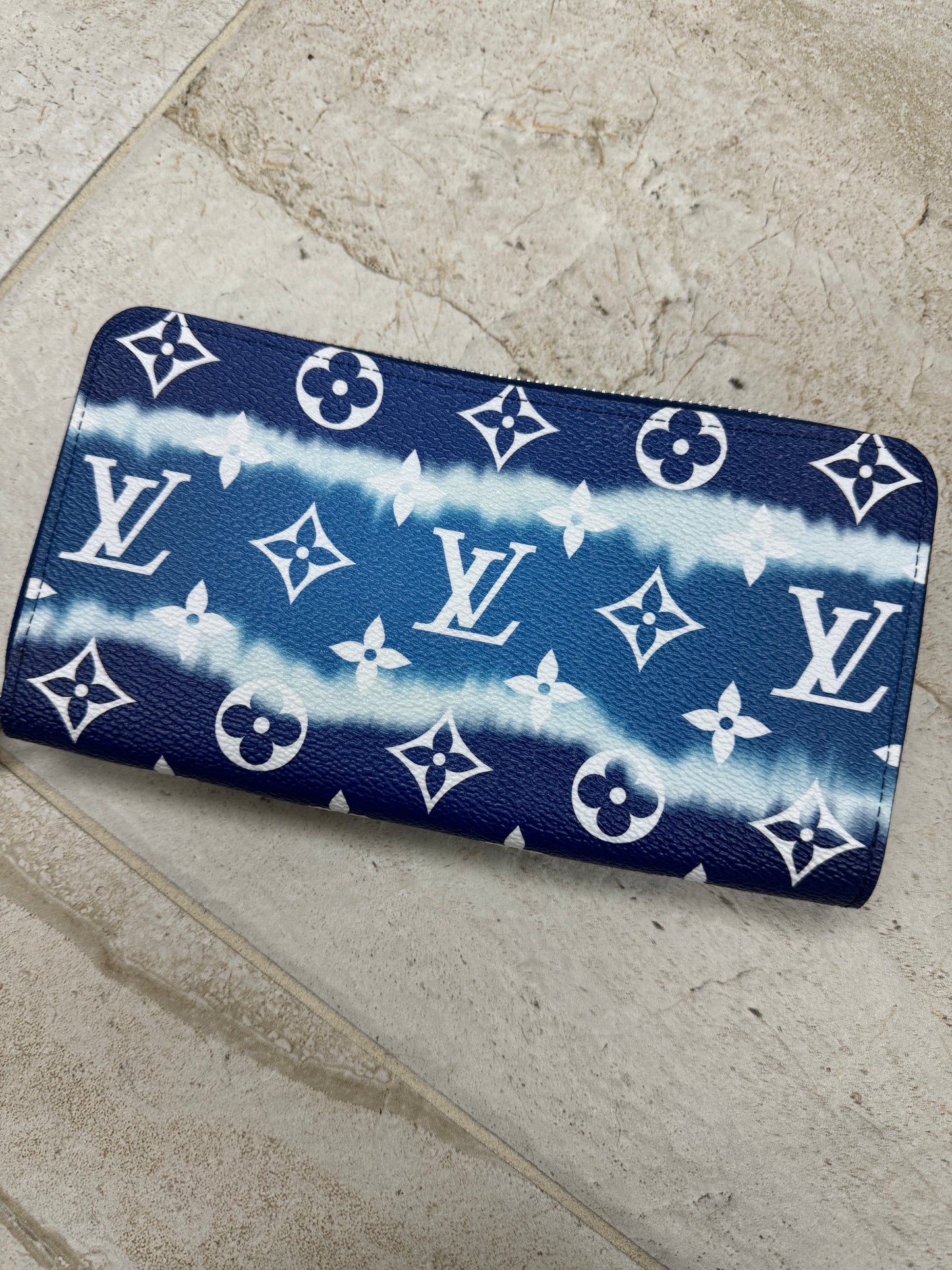 Louis Vuitton Zippy Escale Monogram Canvas