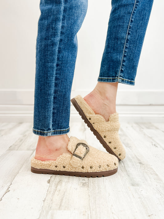 Blowfish Skylar Cozy Slip-On Mule in Natural