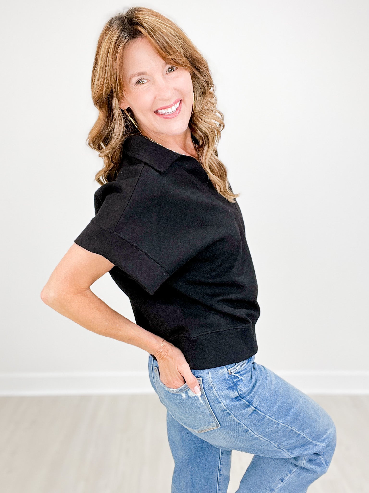 Luxe Knit Collared Pullover Short Sleeve Top with V-Neckline