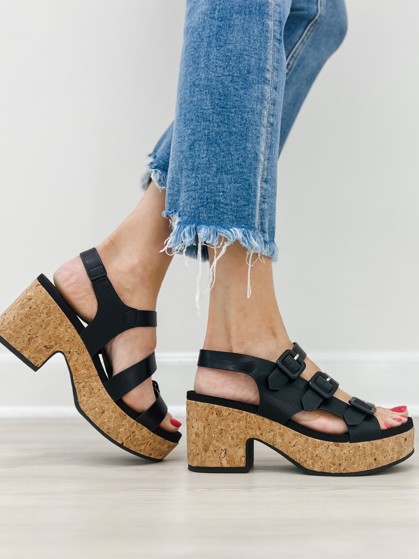 Pierre Dumas Mood-2 Wedges in Black