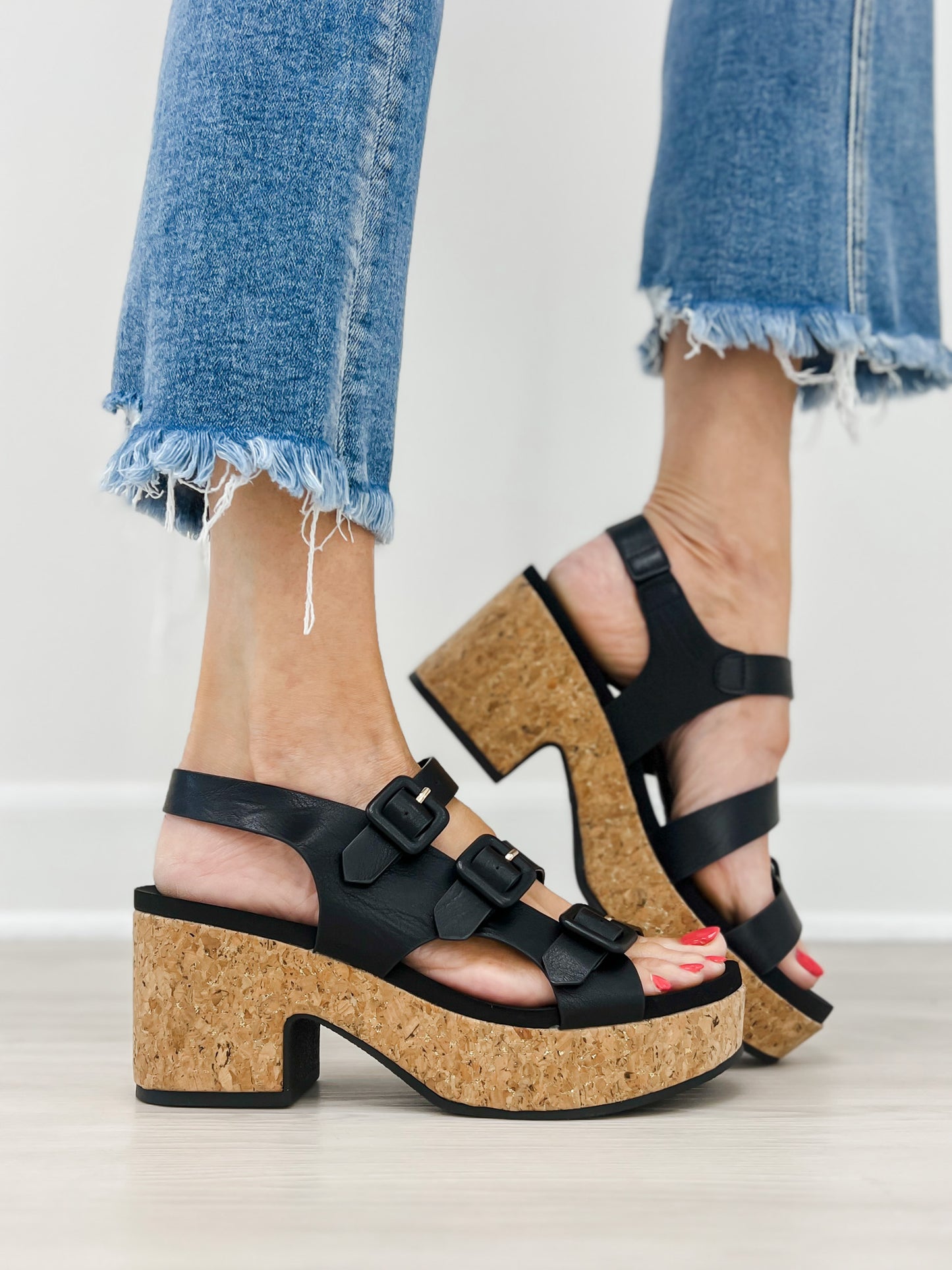 Pierre Dumas Mood-2 Wedges in Black