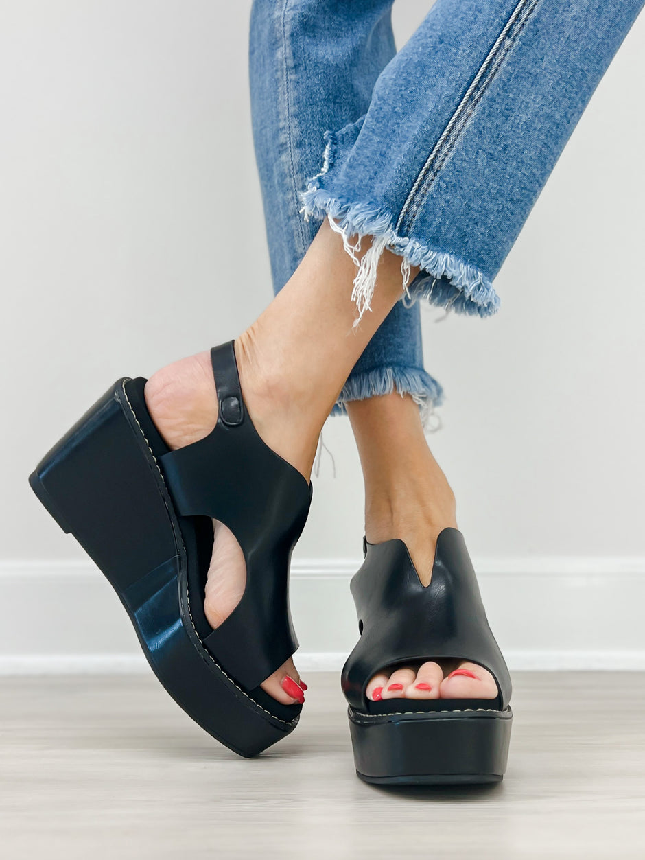 Pierre Dumas FLYNN-4 Wedges in Black