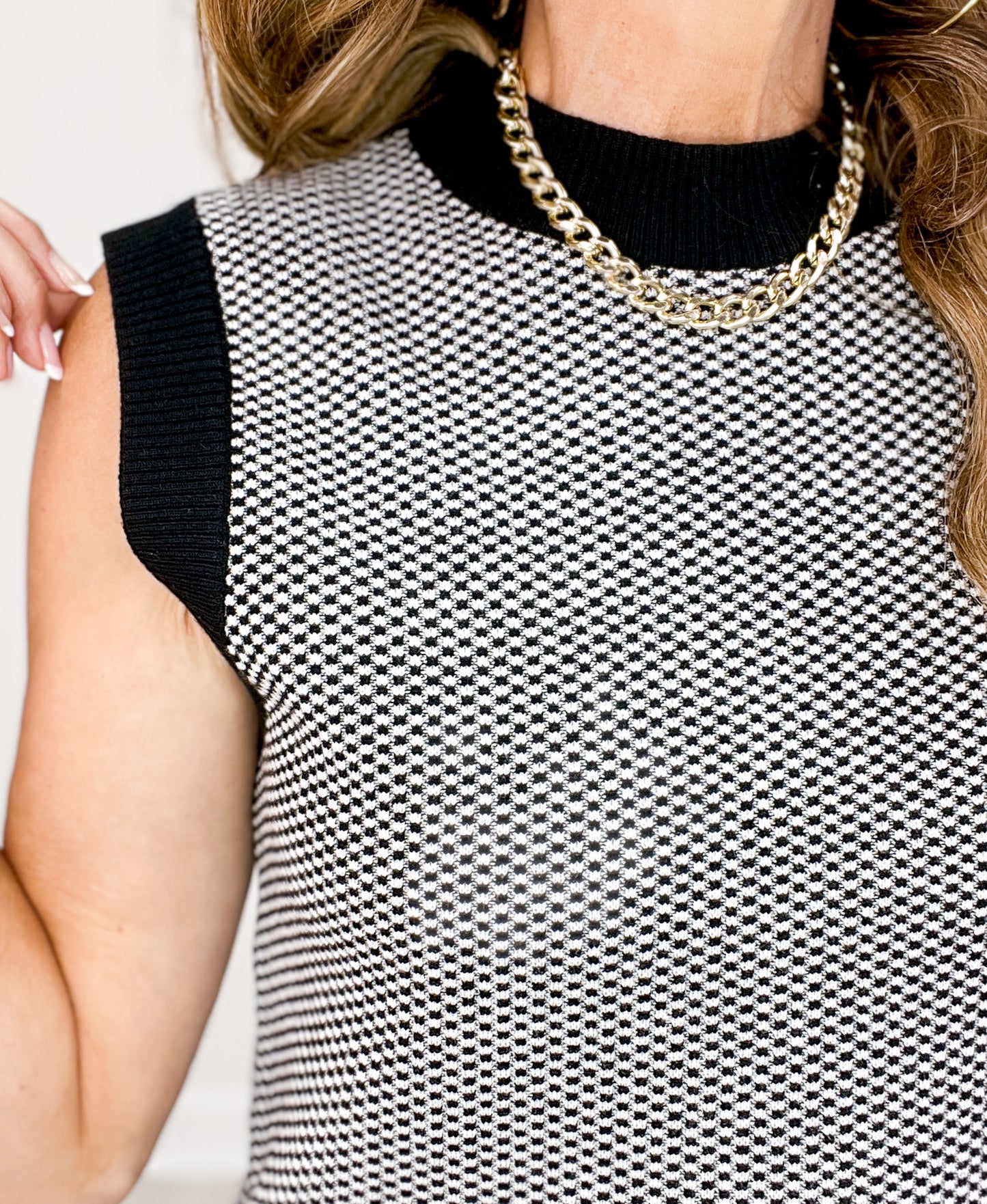 Sleeveless Checker Knit Top with Ribbed Band Neckline