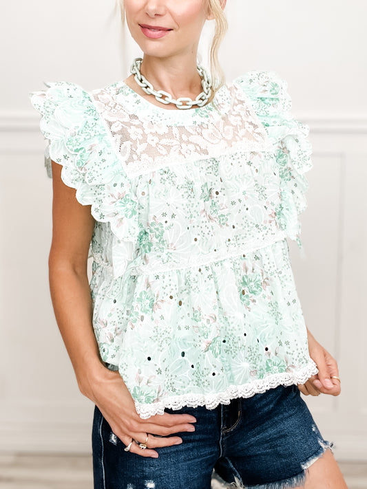 Sleeveless floral pattern lace ruffle top