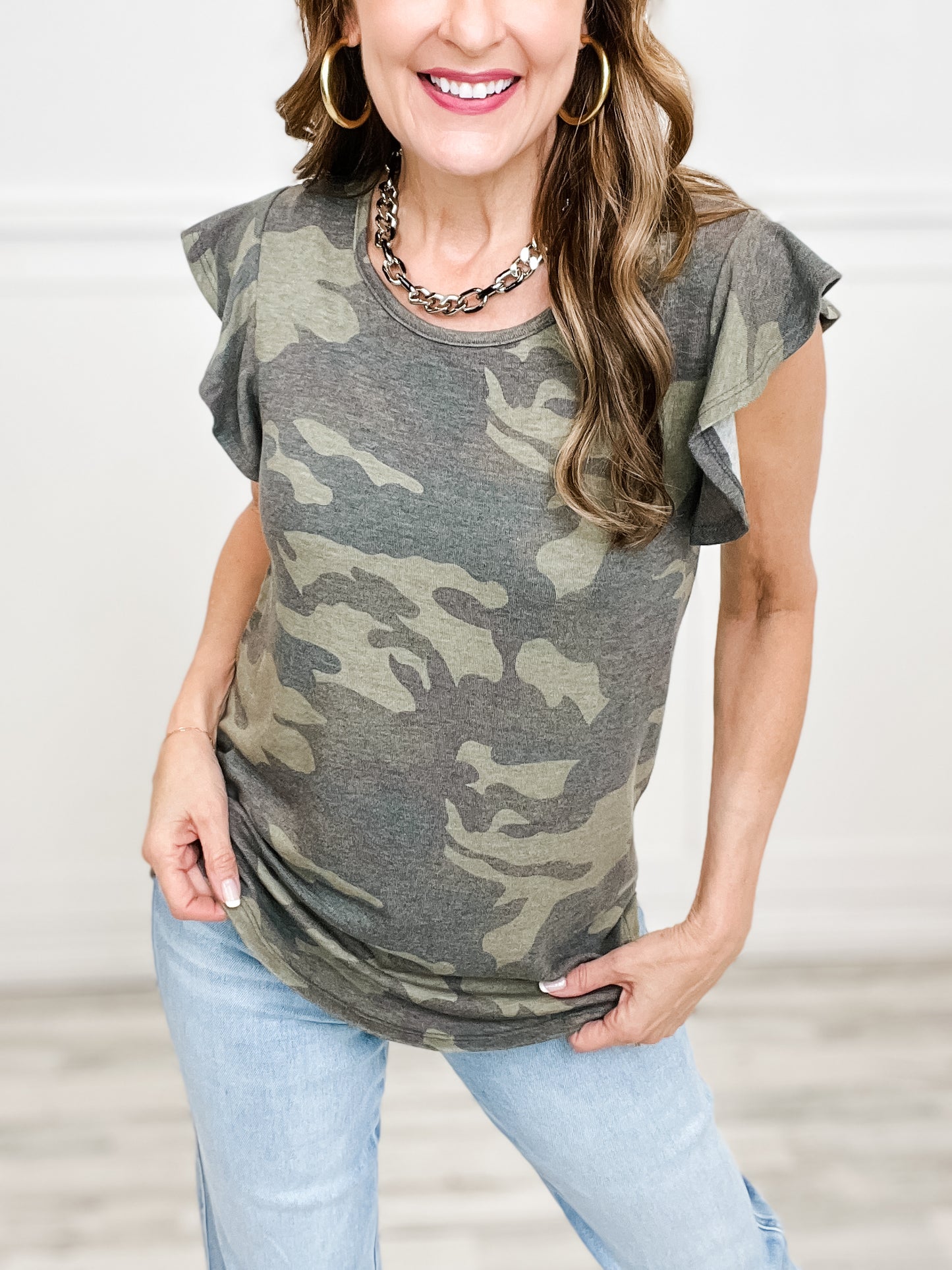 CAMO PRINT SHORT SLEEVE RUFFLE TOP