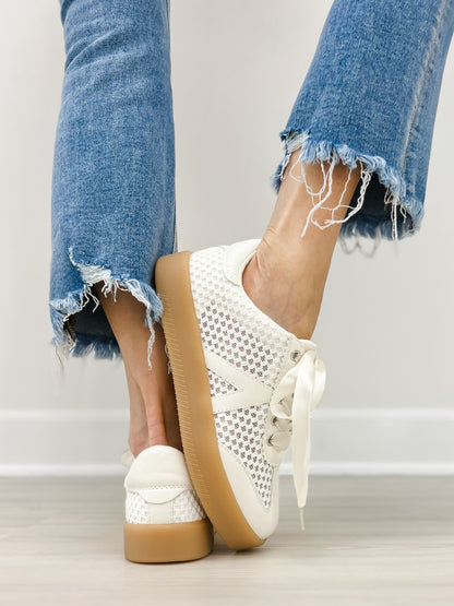Mia Axel Sneakers in Off White