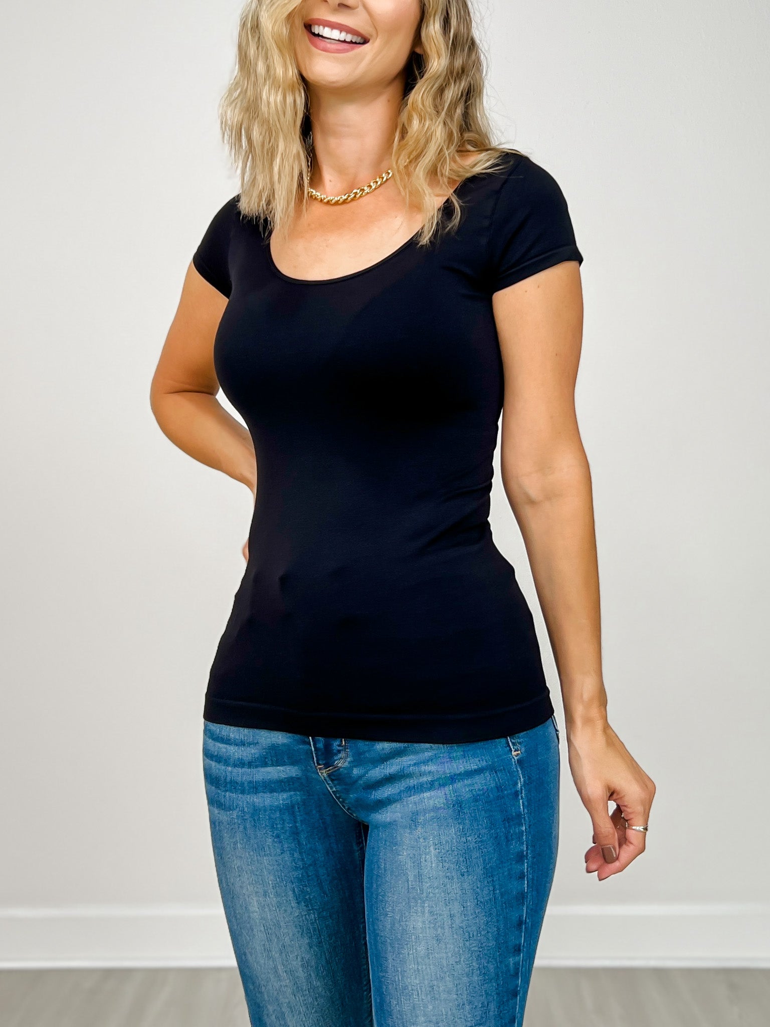 Seamless Scoop Neck Top with Cap Sleeves