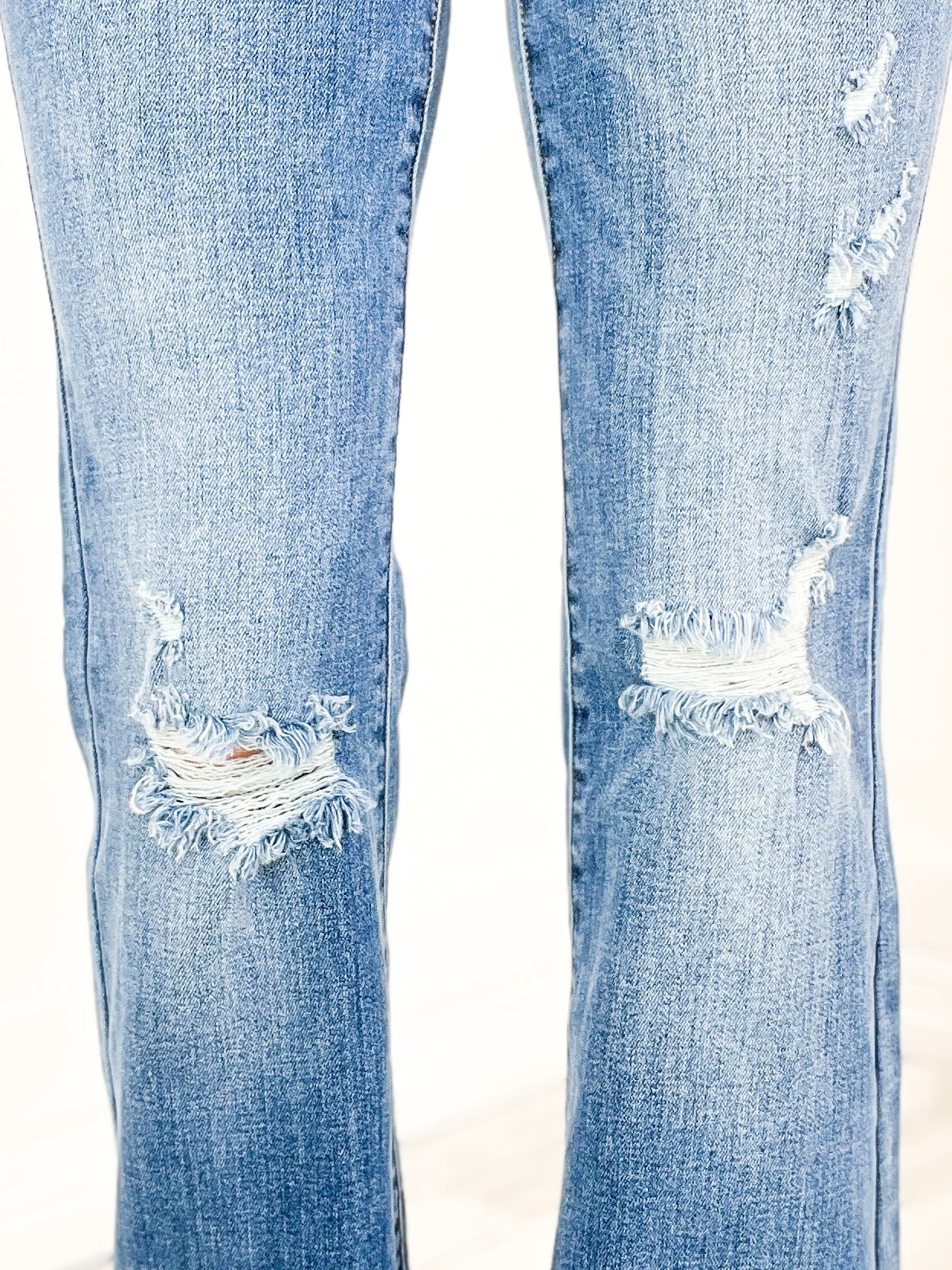 Judy Blue MADE YOU LOOK Mid-Rise Button Fly Flare Jeans with Distressed Frayed Hem