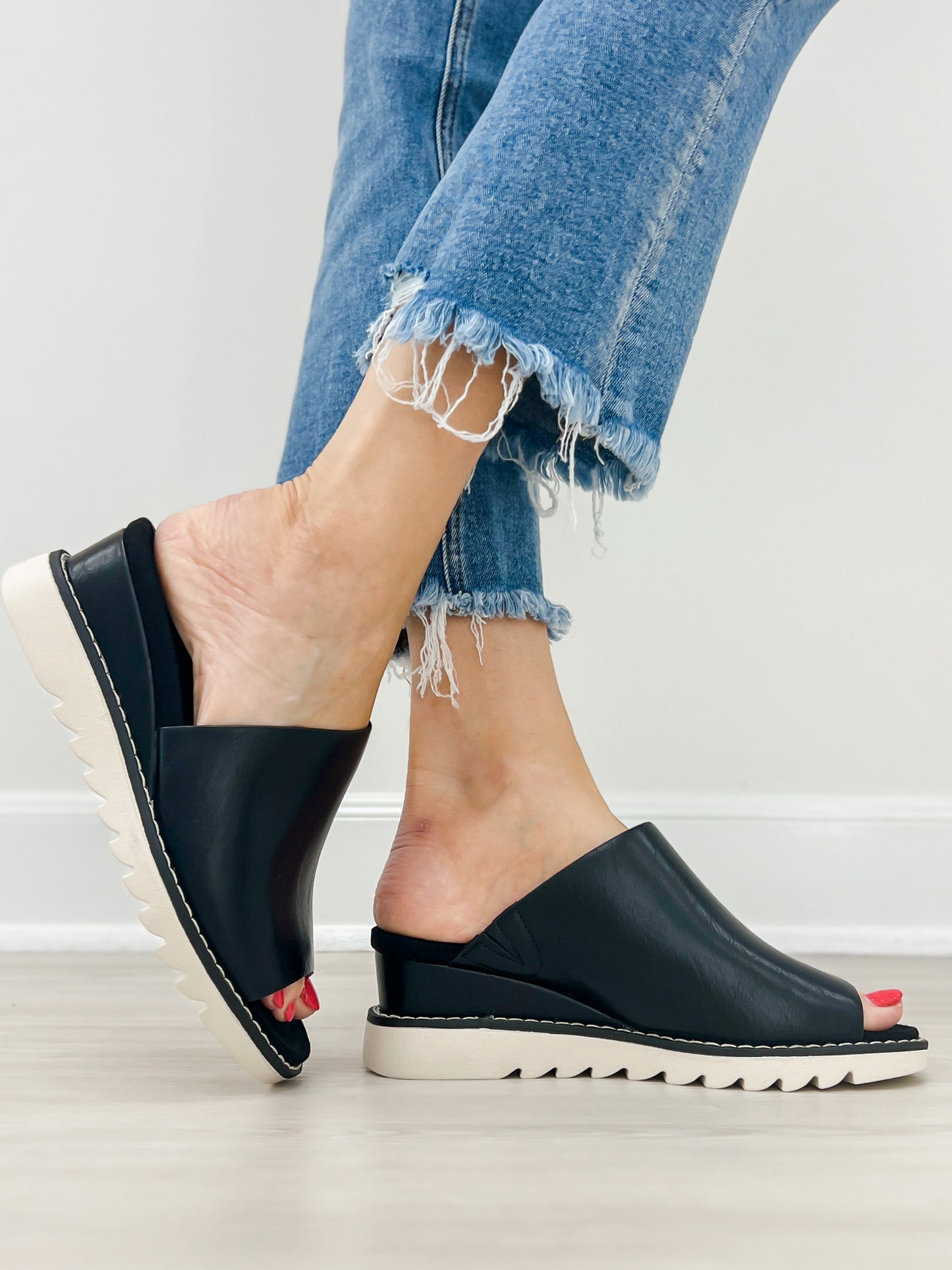 Pierre Dumas Expand-1 Sandals in Black