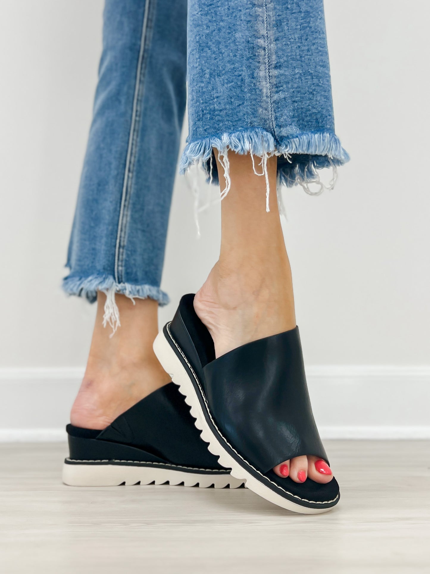 Pierre Dumas Expand-1 Sandals in Black