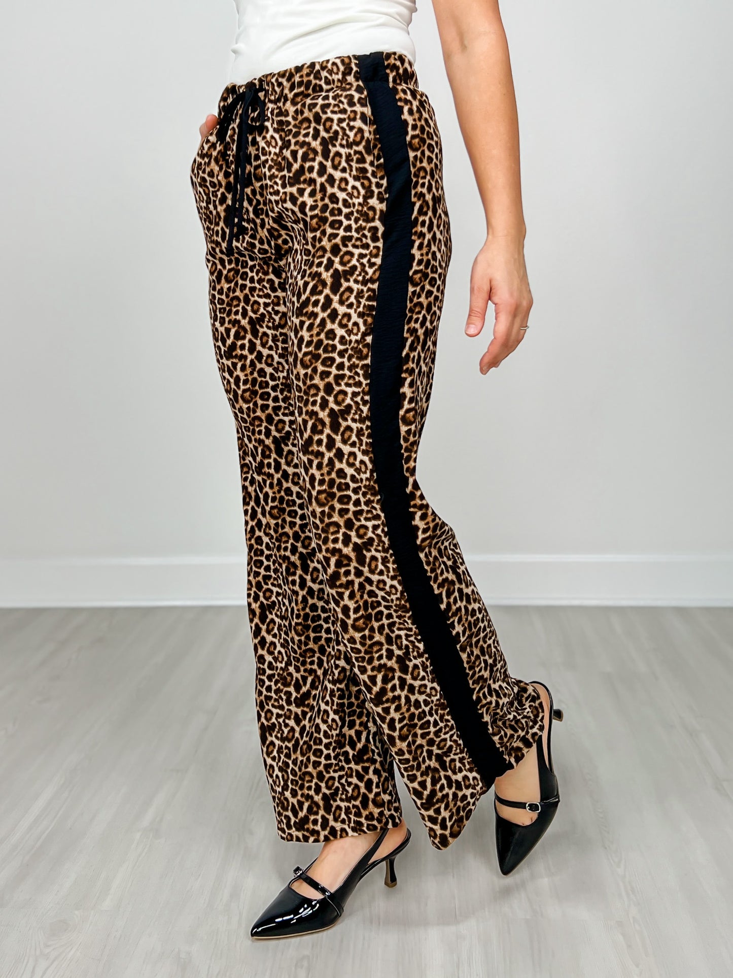 Leopard Print Wide Leg Pants With Pockets