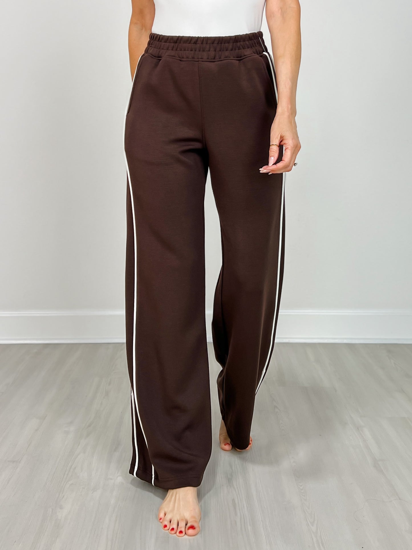 Modal Scuba Stripe Piping Straight Pant in Espresso Cream