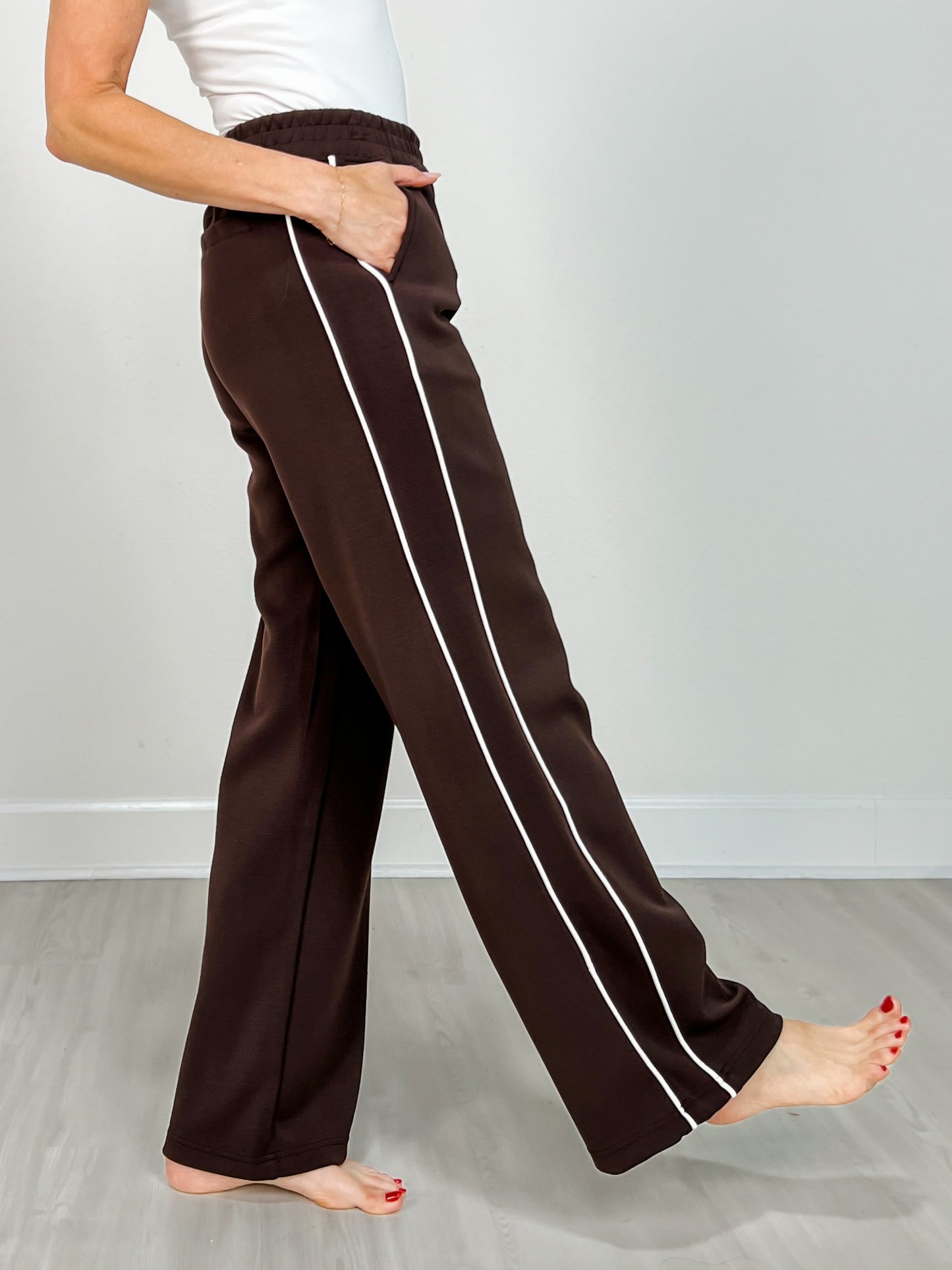 Modal Scuba Stripe Piping Straight Pant in Espresso Cream