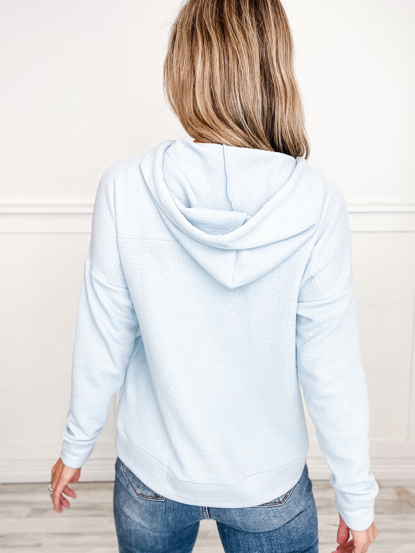 DRAWSTRING-COLLAR LONG SLEEVE TEXTURED HOODIE