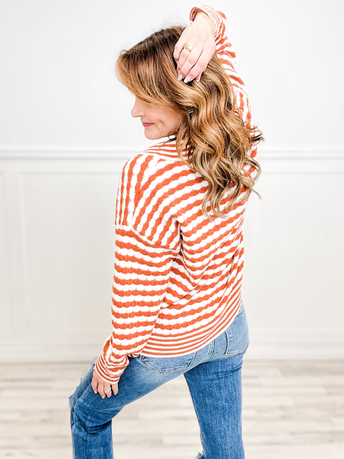 TEXTURE STRIPE COLLARED SWEATER TOP