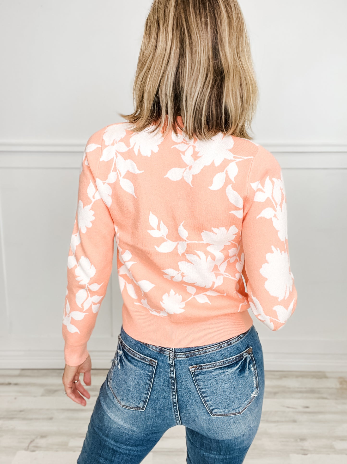 Flower Jacquard Color Rib Detail Crew Neck Sweater in Peach