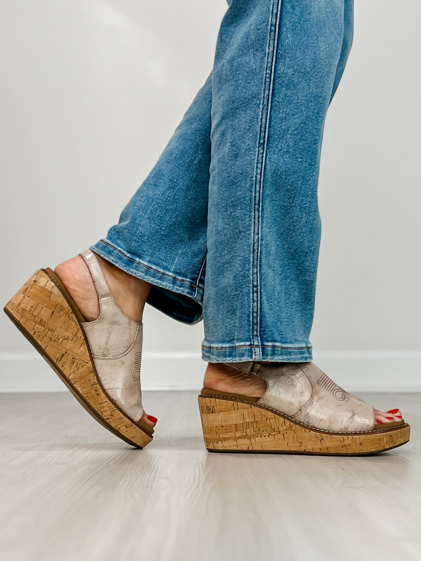 Corkys Most Wanted Wedges in CREAM CRACKLE