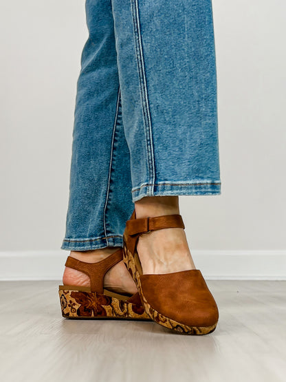 Corkys All In Wedges in COGNAC