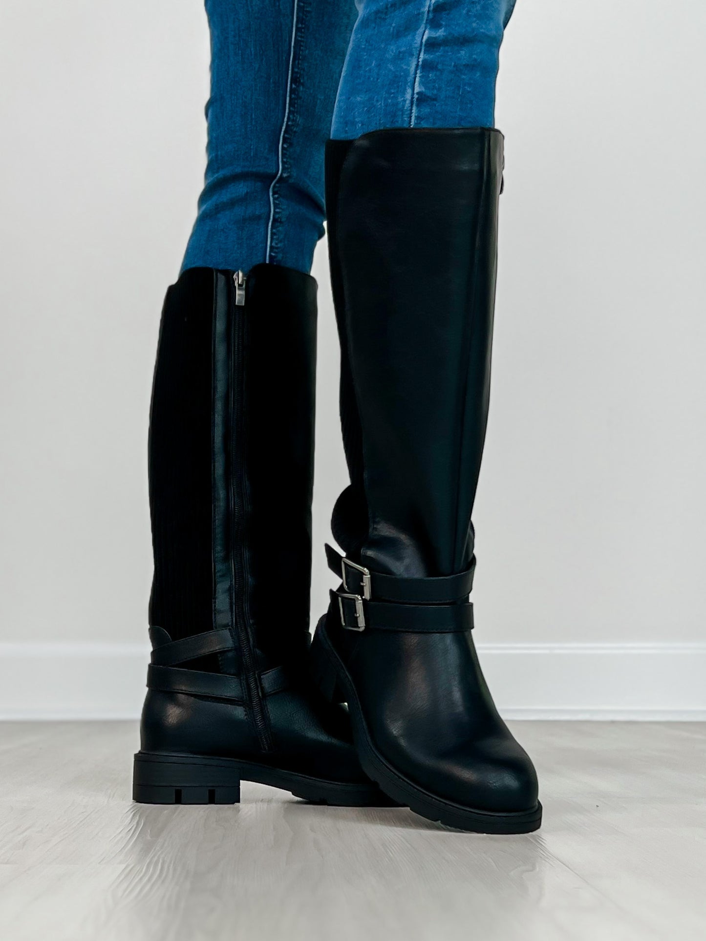 Corkys Hay Bale Boots in BLACK