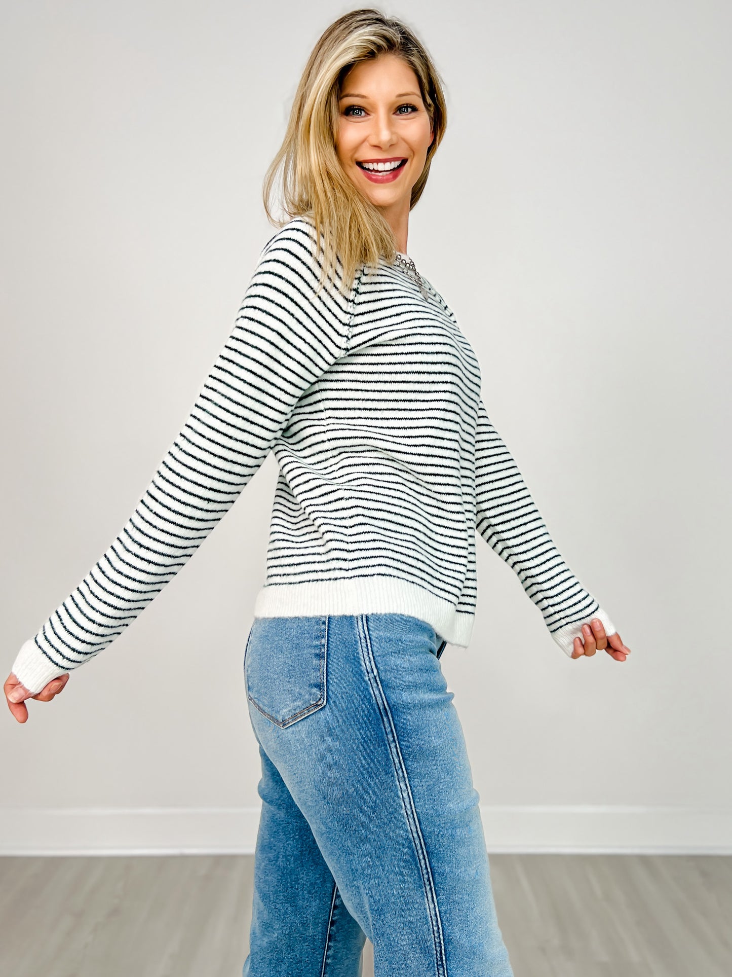 Raglan Sleeve Crew Neck Long Sleeve Sweater