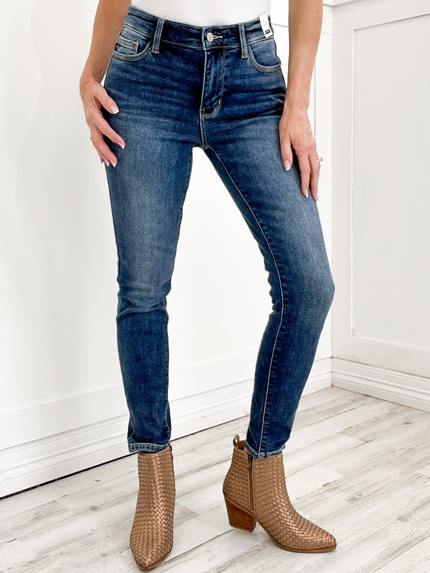 Judy Blue LITTLE MISS SUNSHINE Mid-Rise Thermal Skinny Jeans